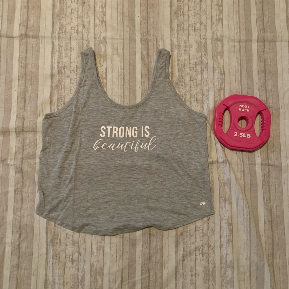 💪🏻 Marika Strong is Beautiful Grey Medium Crop Tank